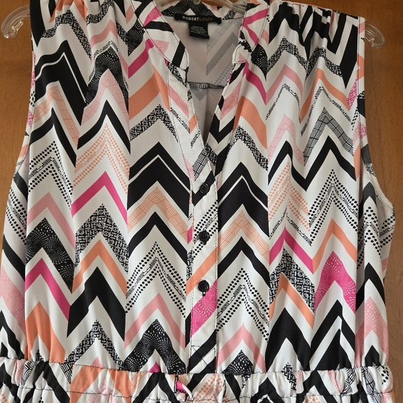 Sleeveless dress - pink, black, peach on white - Picture 3 of 4